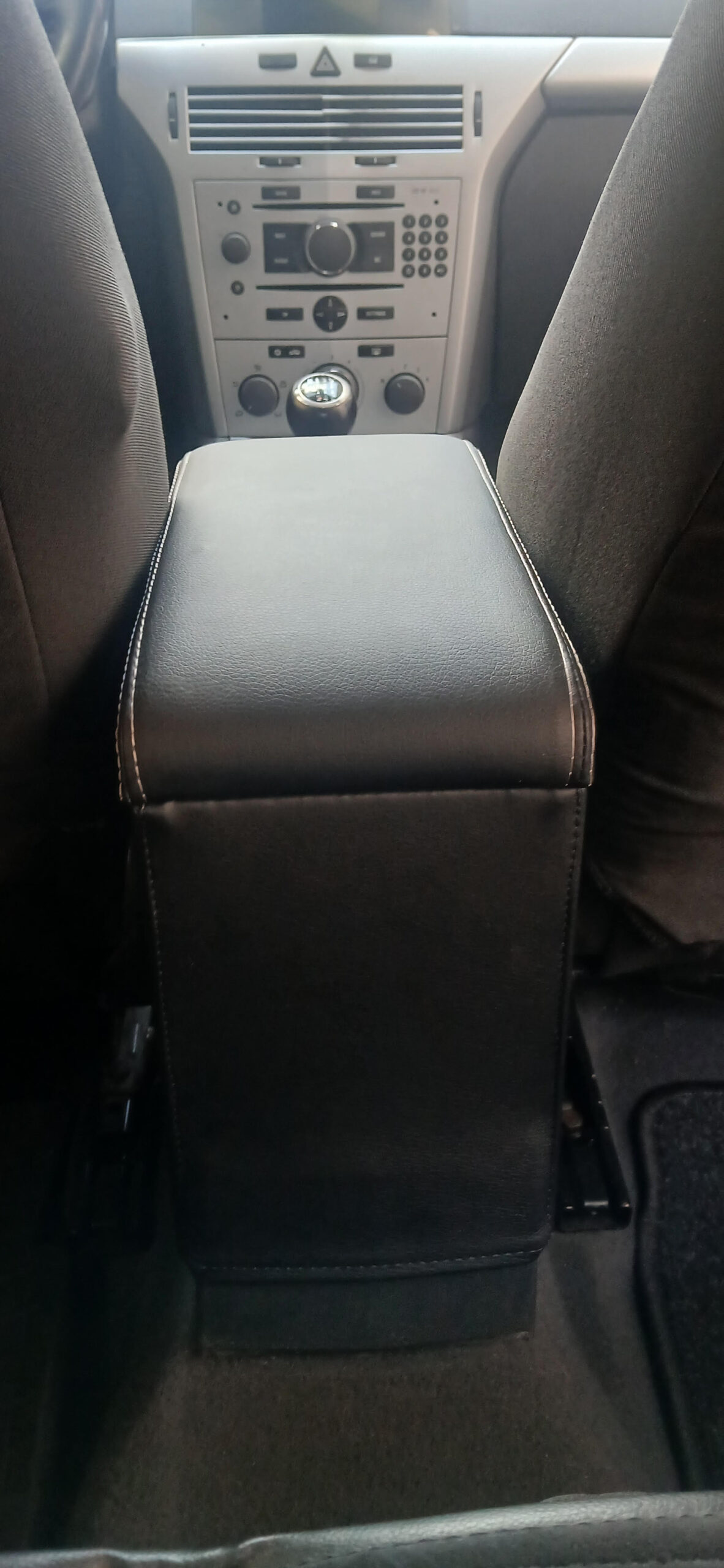 Підлокотник на Opel Astra H - Зображення 19