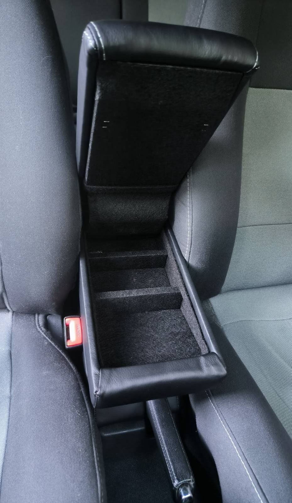 Підлокотник на Skoda Octavia Tour - Зображення 9