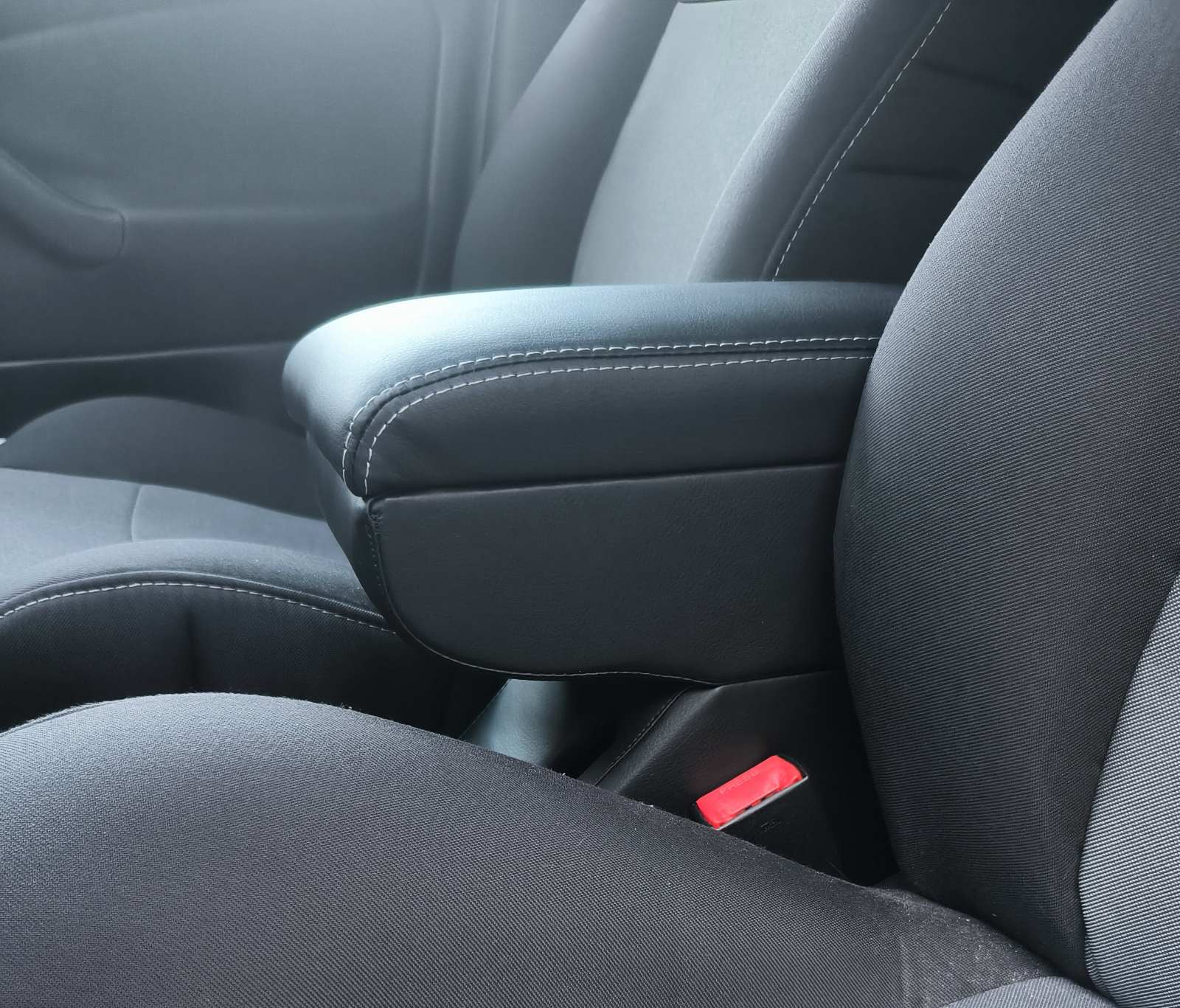 Підлокотник на Skoda Octavia Tour - Зображення 13