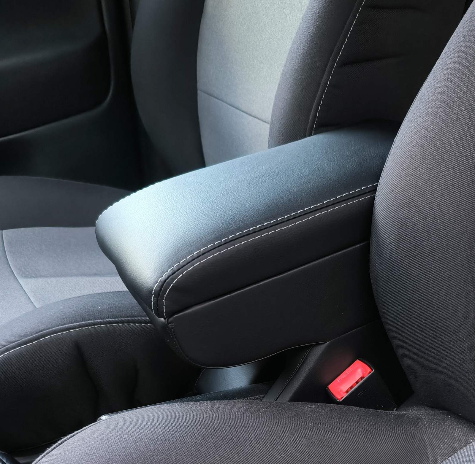 Підлокотник на Skoda Octavia Tour - Зображення 15