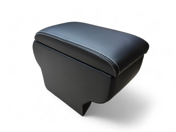 Підлокотник на Nissan Tiida