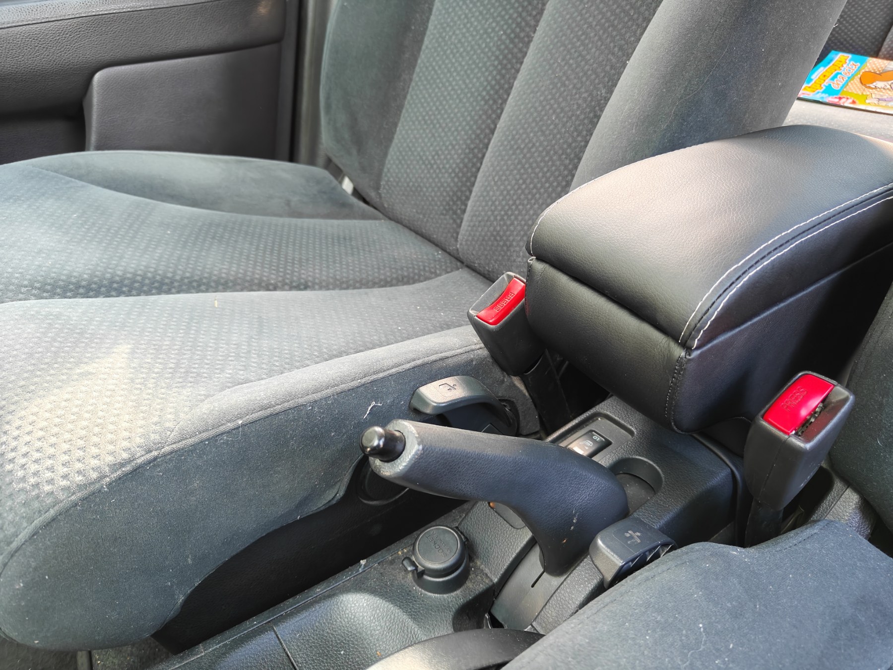 Підлокотник на Nissan Tiida - Зображення 9