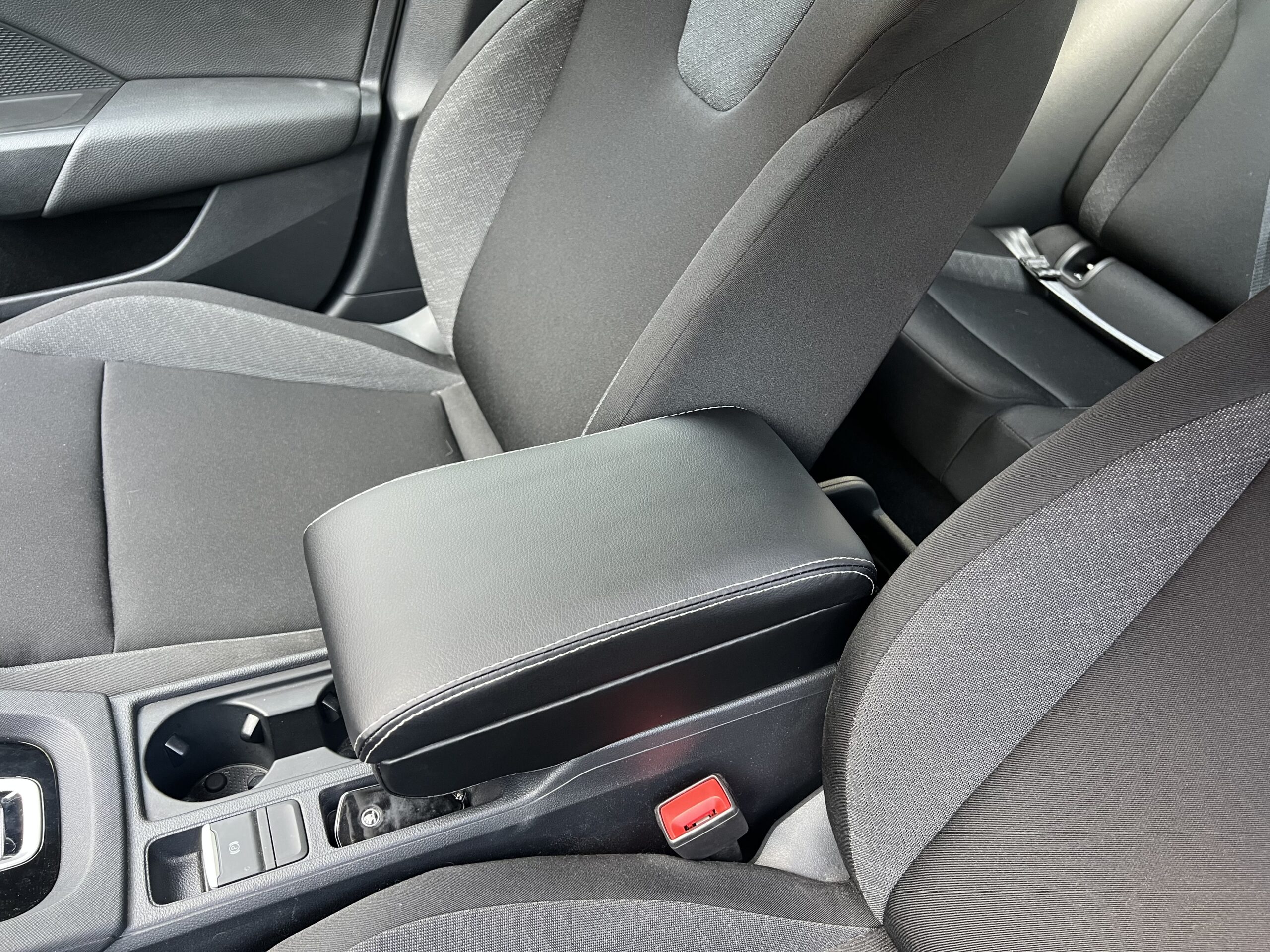 Підлокотник на Skoda Octavia A8 - Зображення 25