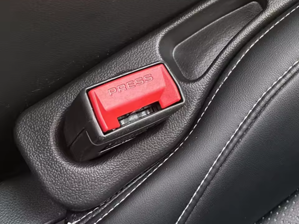 Заглушки між сидіннями