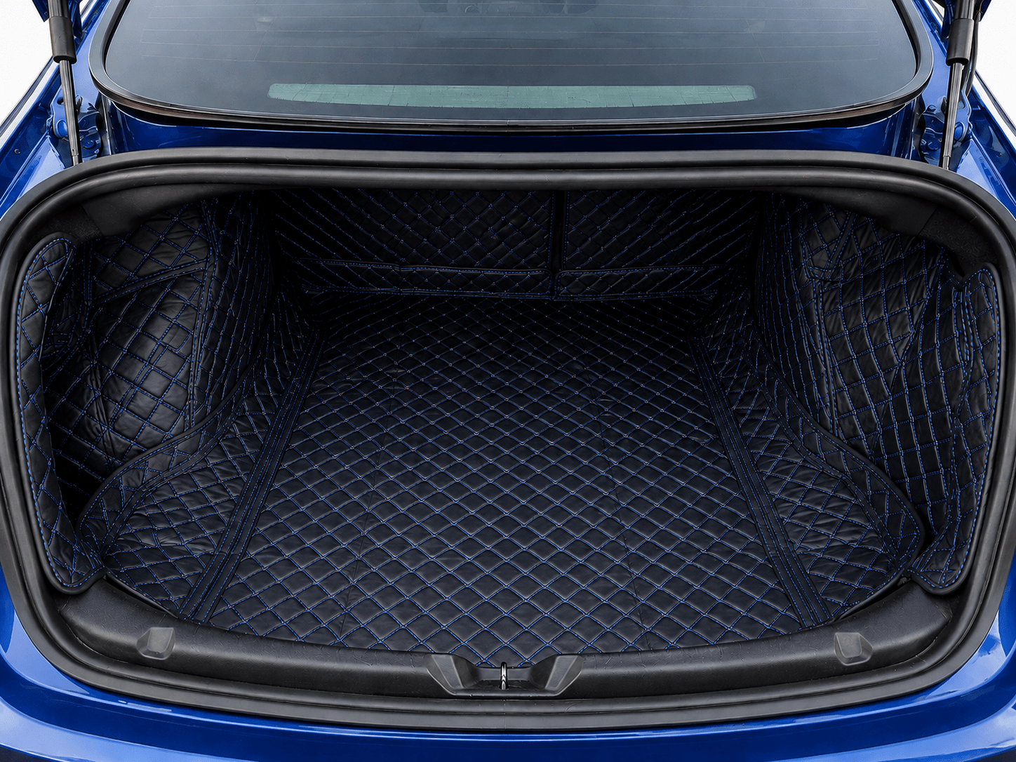 Килимок повного захисту пластику багажника Tesla Model Y (2020–2025) чорний - Зображення 2